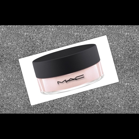 MAC iridescent loose powder - Silver Dusk